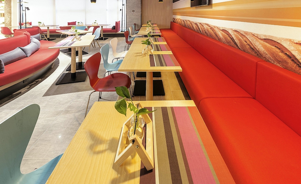 Ibis Zhengzhou Longhai Road 33/41