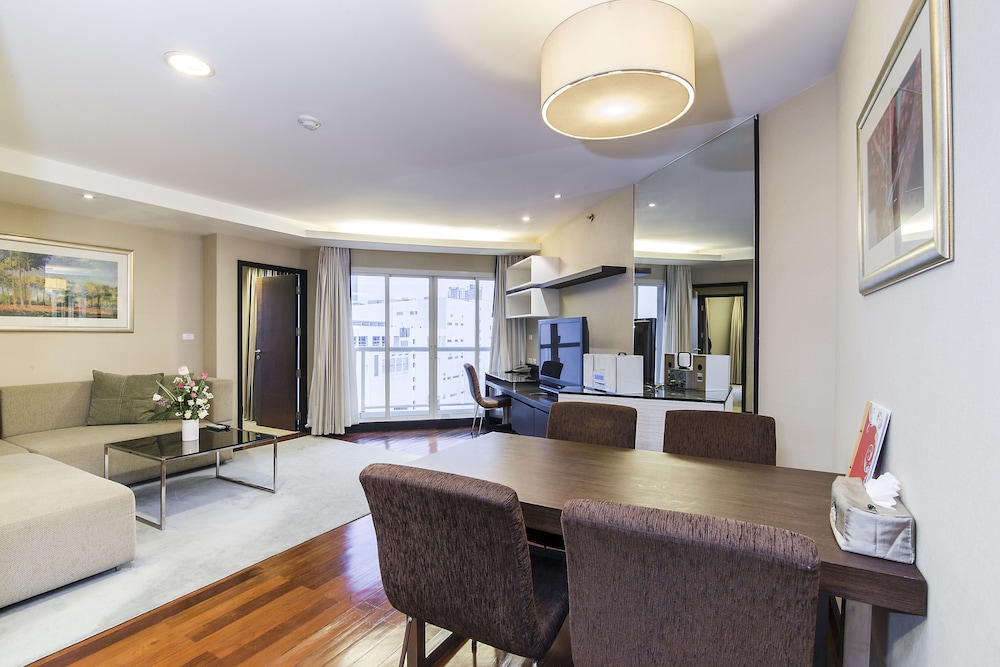 The Narathiwas Hotel and Residence Sathorn Bangkok 14/63