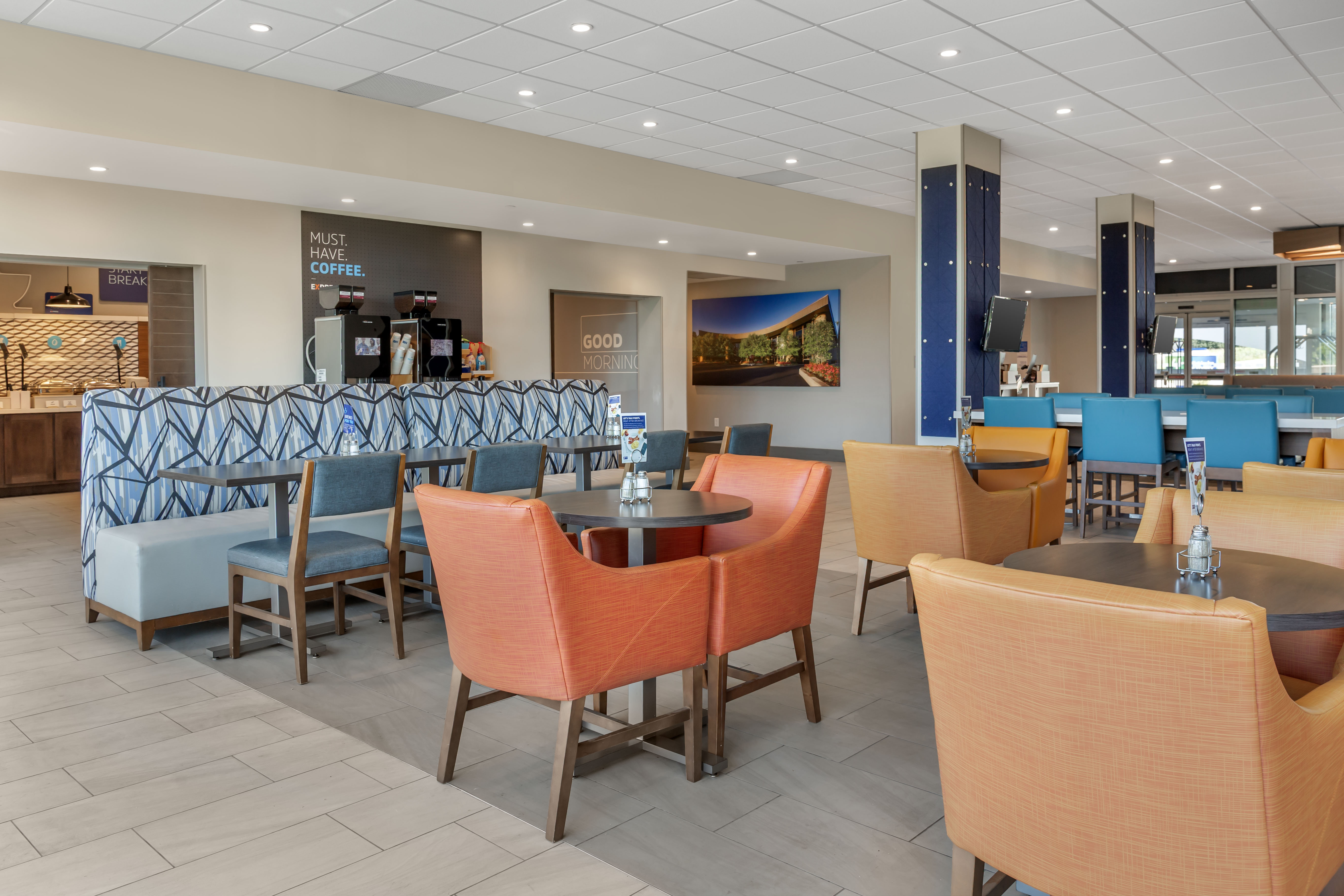 Holiday Inn Express and Suites Dry Ridge 45/63