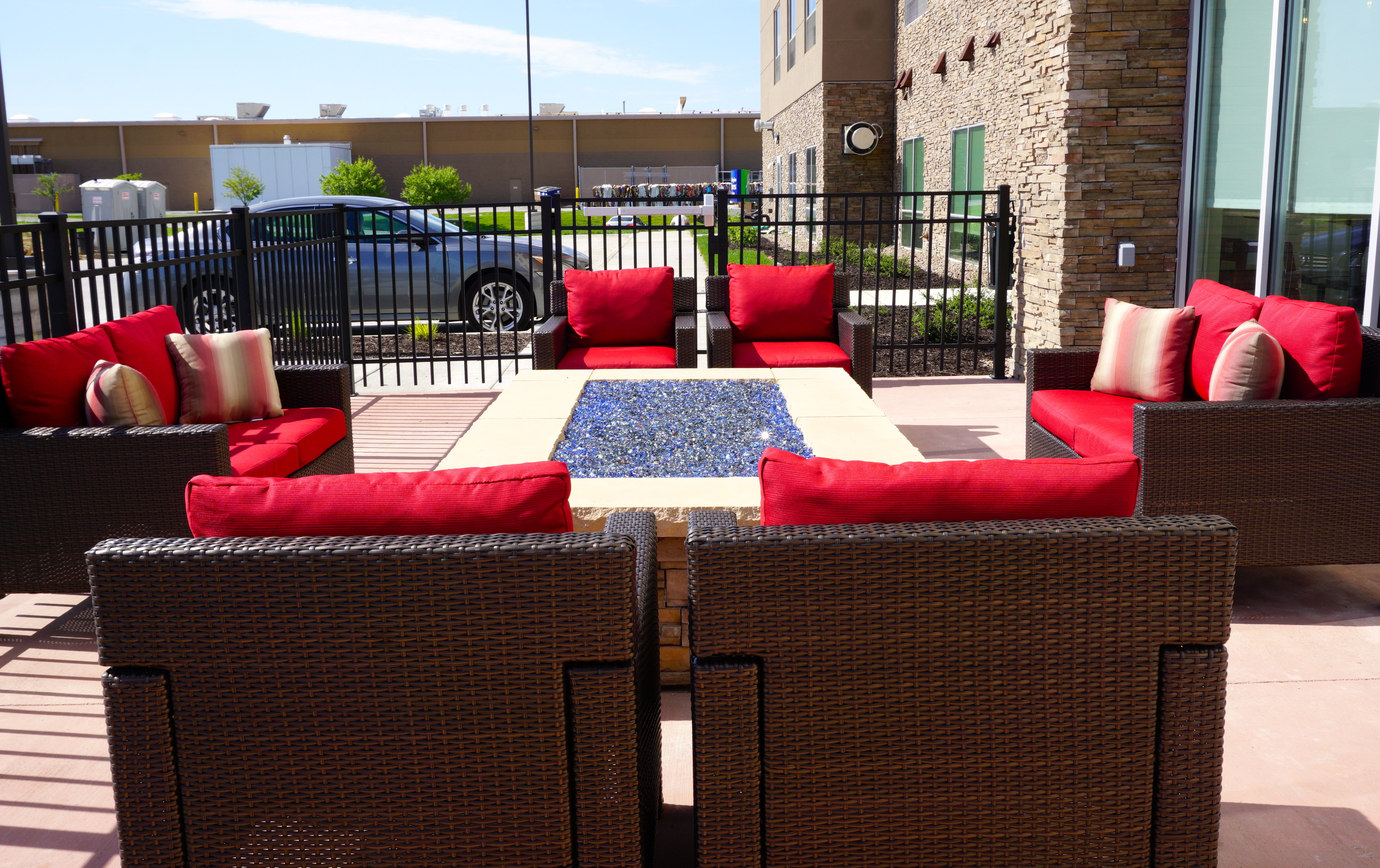 Holiday Inn Express Suites Omaha Millard Area 19/26