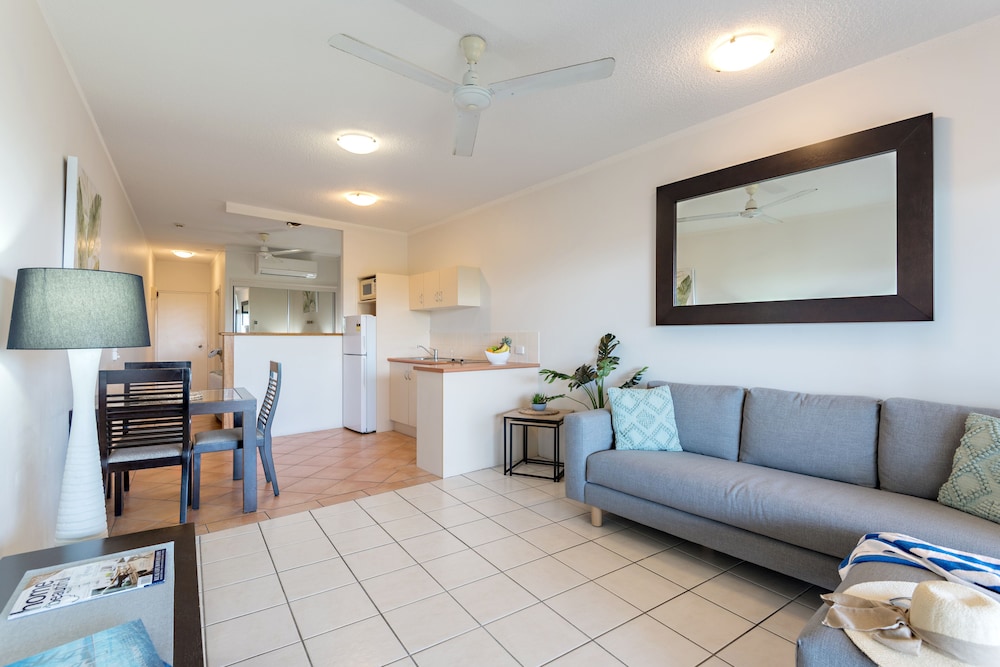 AMAROO AT TRINITY 19/50