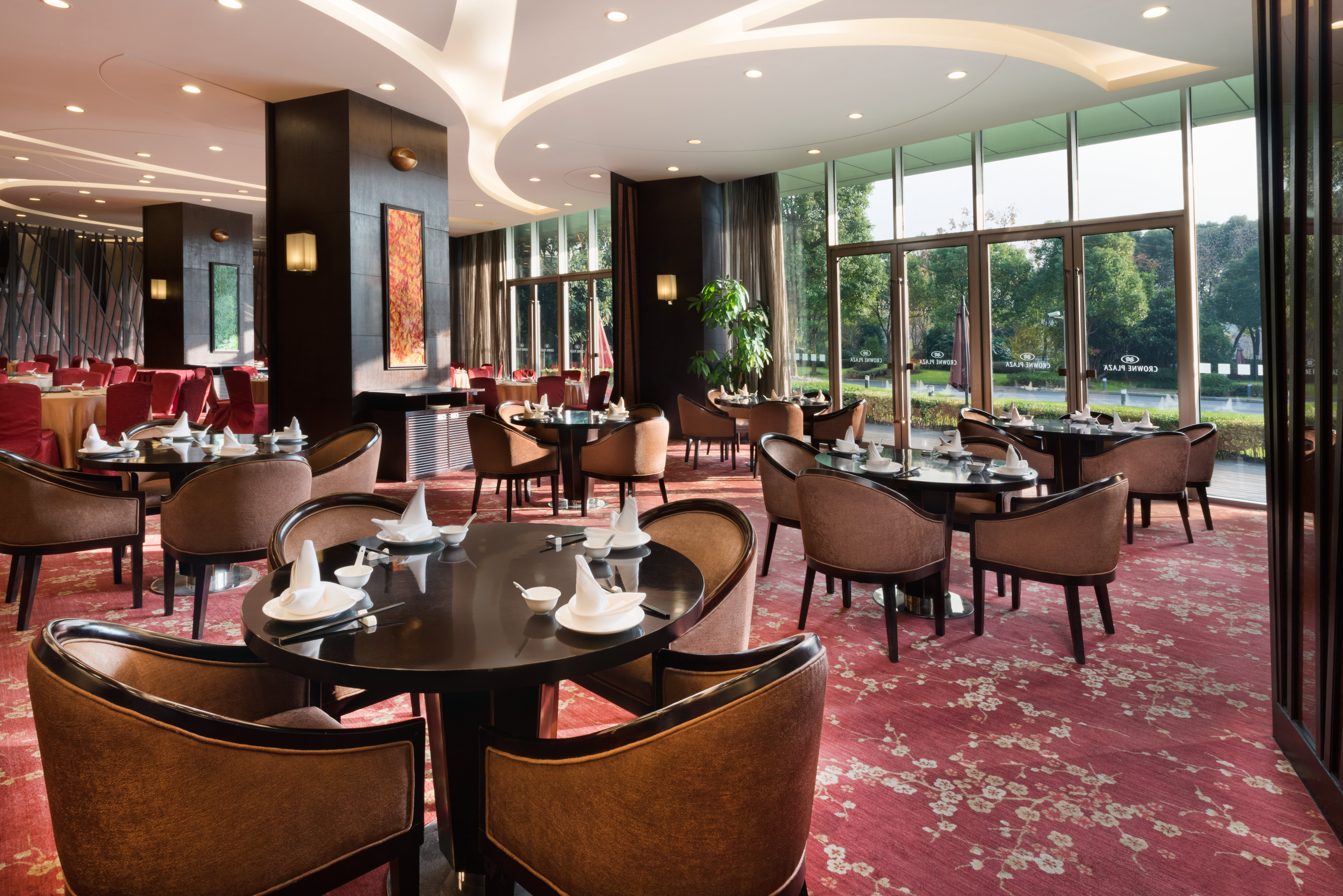 Crowne Plaza Shanghai Xiayang Lake 36/50