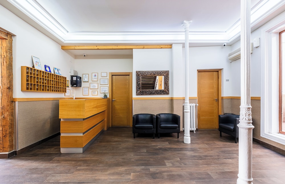 Hostal El Pilar 12/68