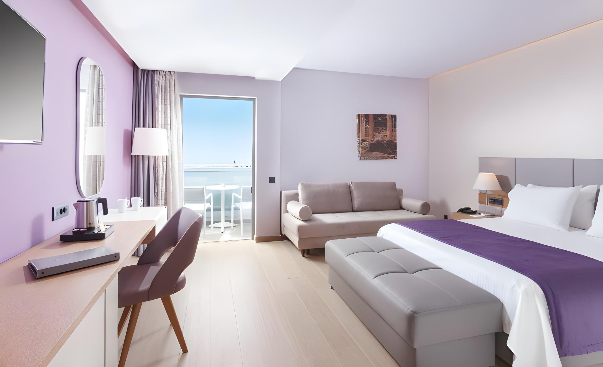 Room, Triple