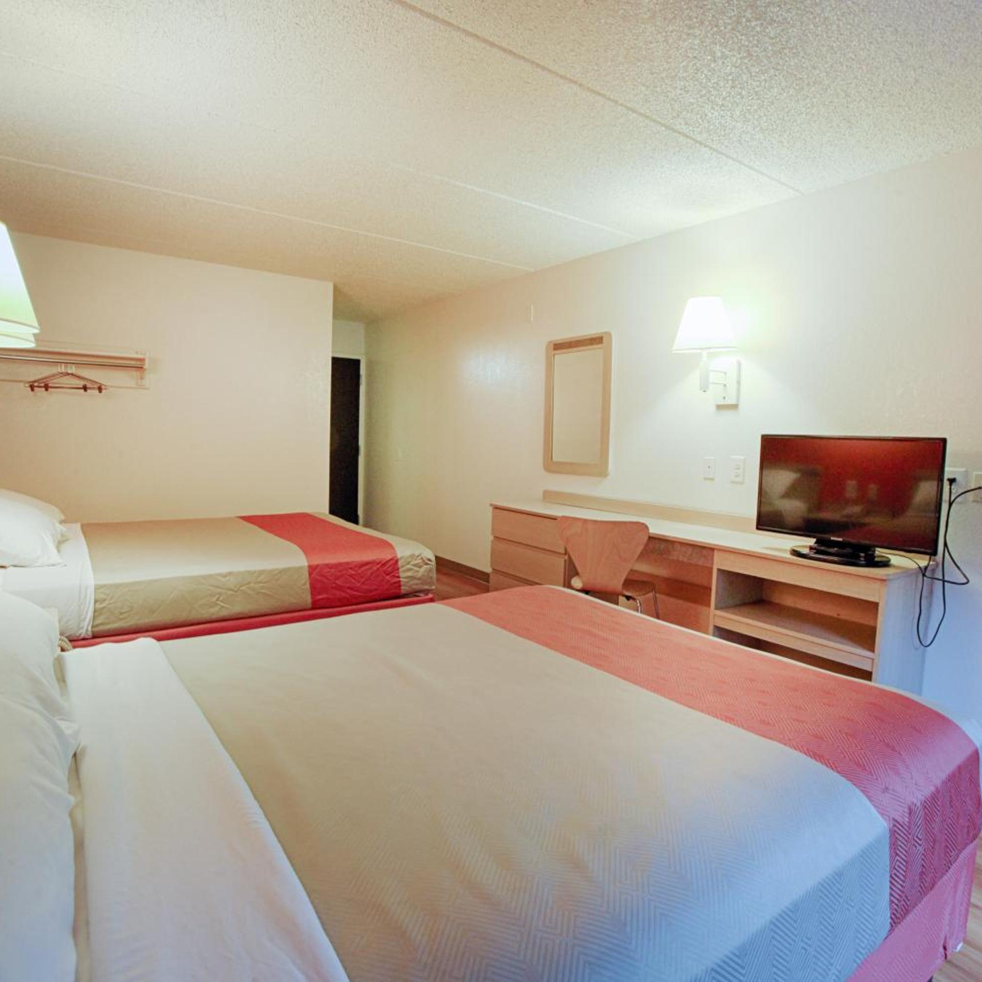 2 Queen Beds -