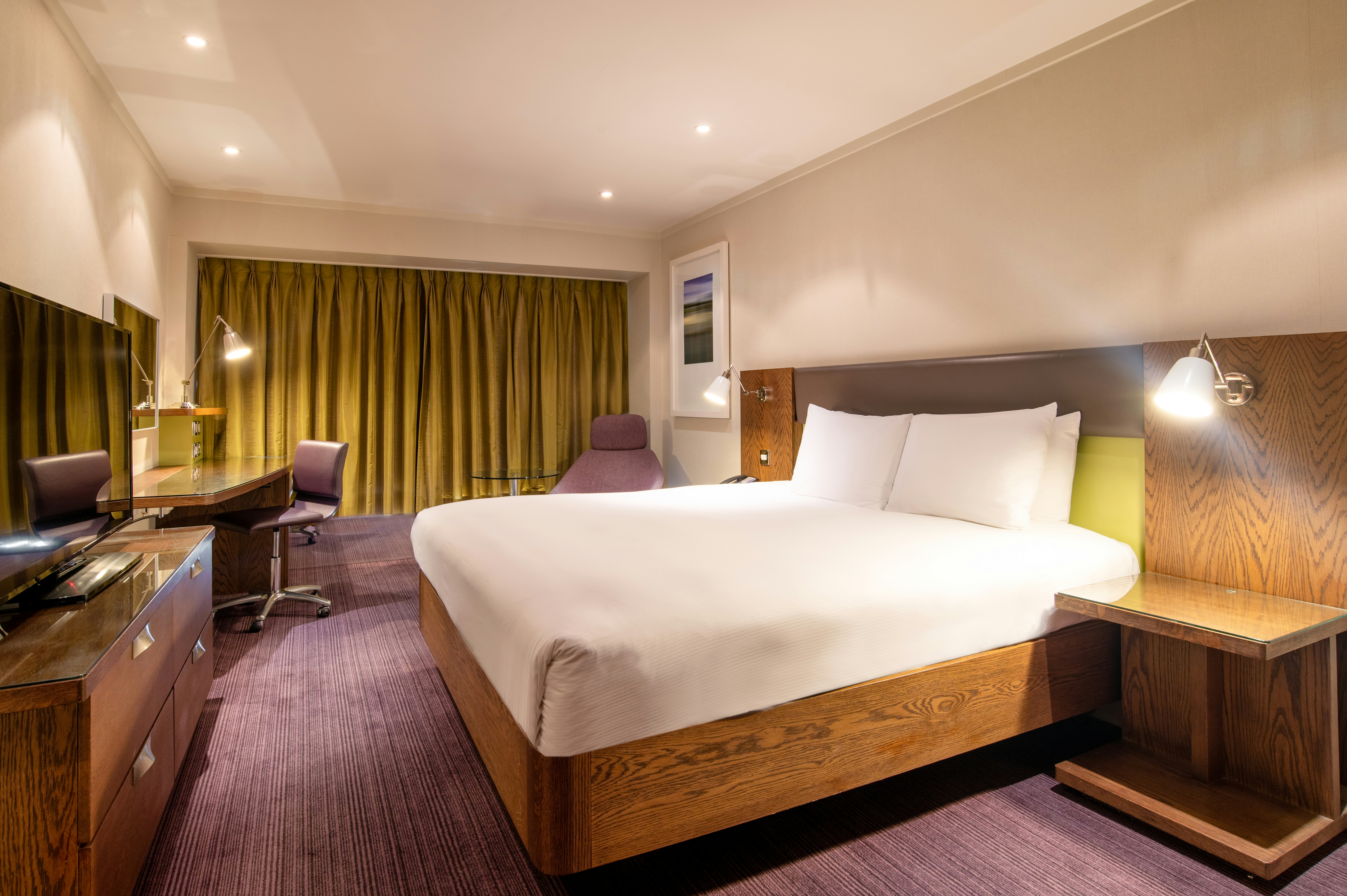 SUPERIOR, KING BED