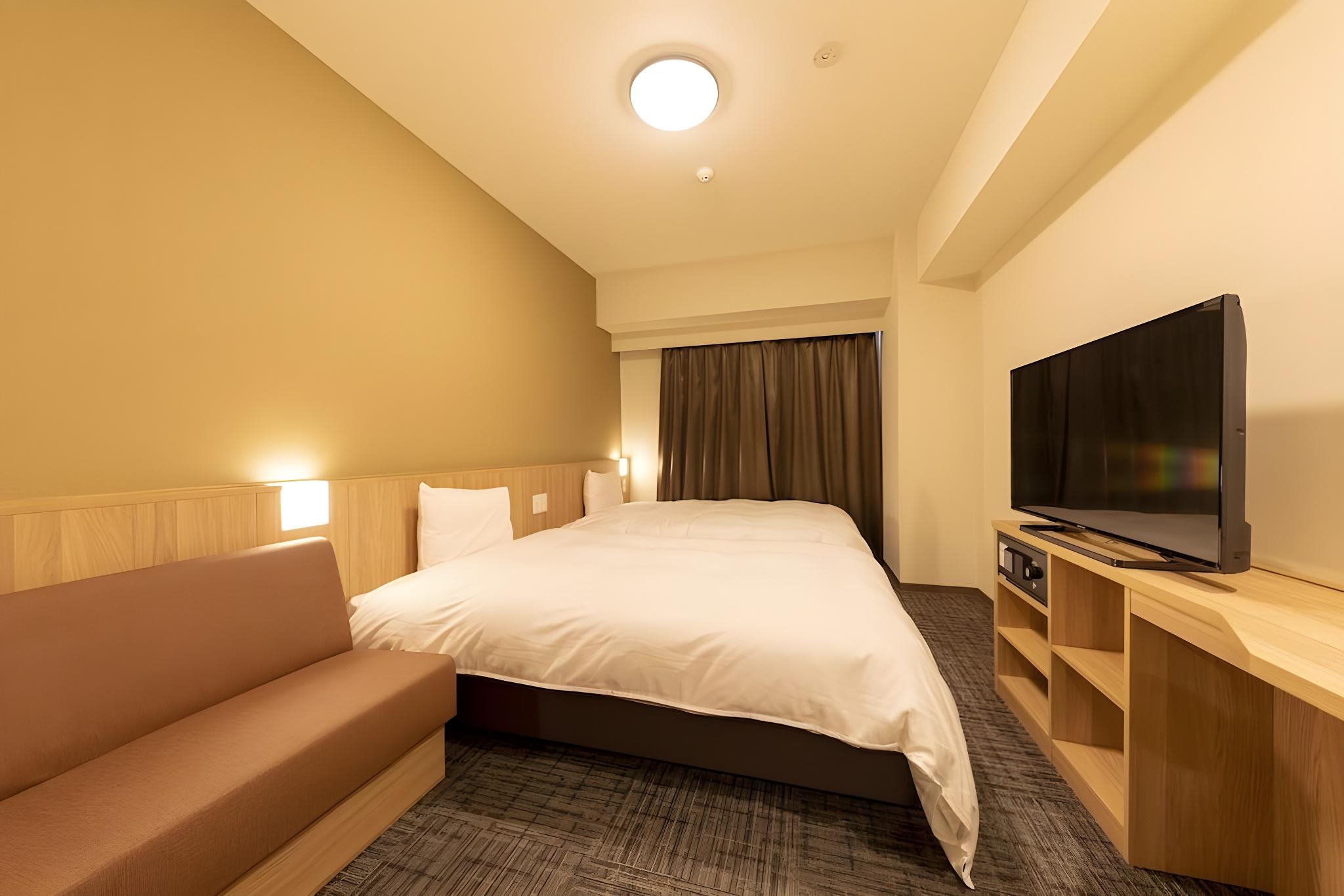 Moderate, 2 Double Beds