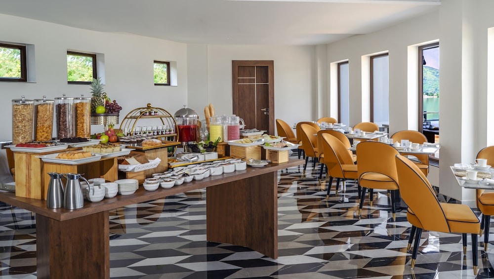 Zana Lake Resort Udaipur 31/53