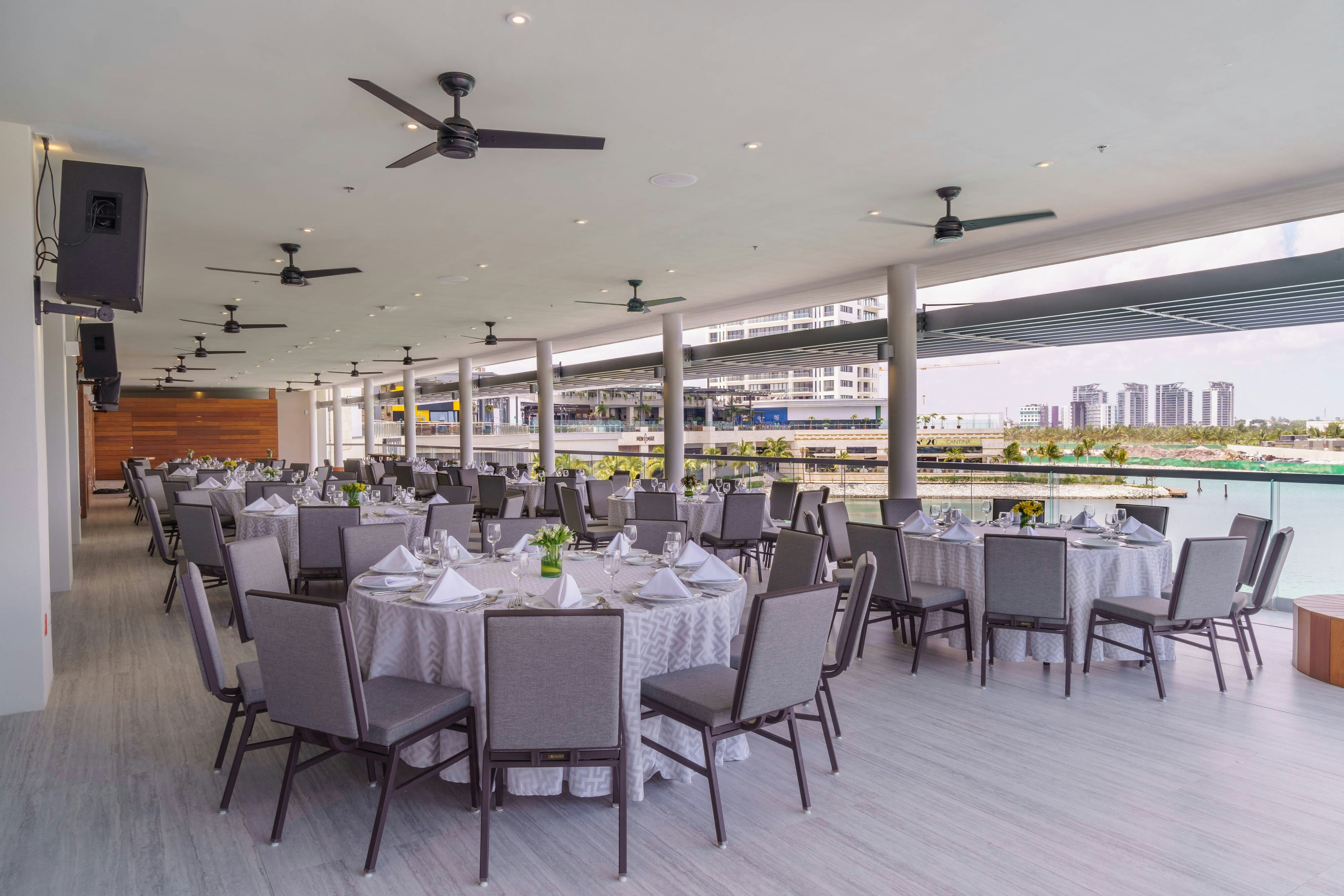 Renaissance Cancun Resort And Marina 59/76