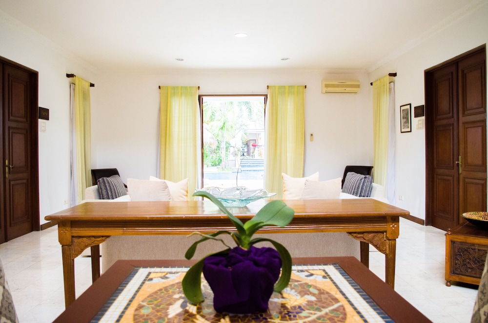 The Mansion Resort Hotel and Spa 24/50