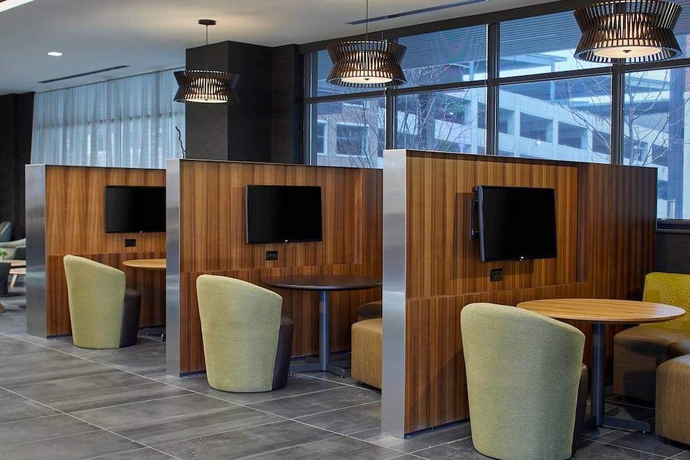 Courtyard by Marriott Baltimore Downtown/McHenry Row 43/55