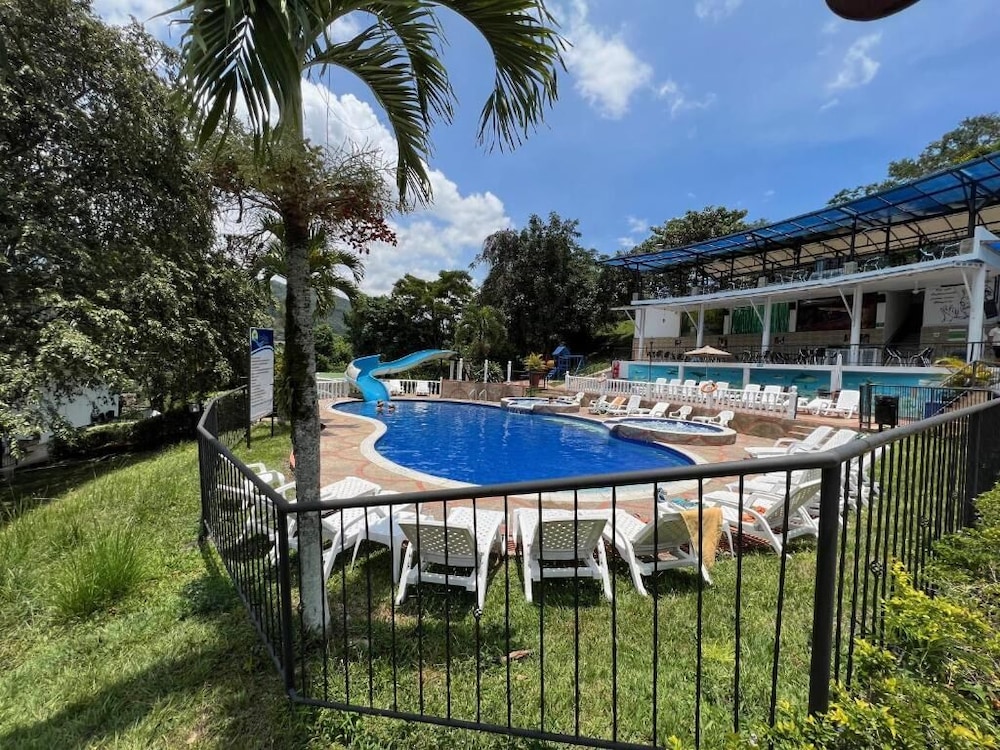 Villeta Resort Hotel 35/47