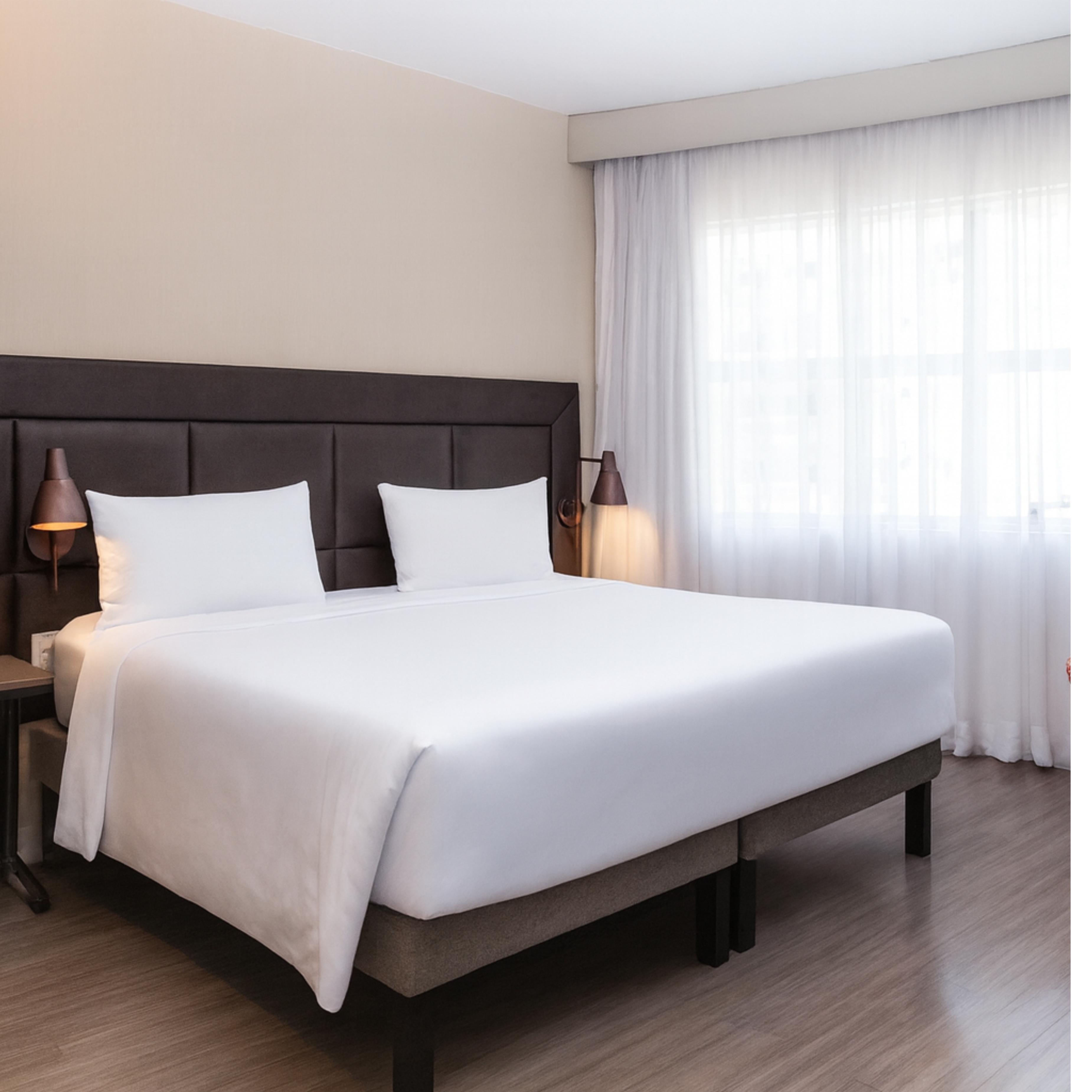 Room, Street View, Accessible
