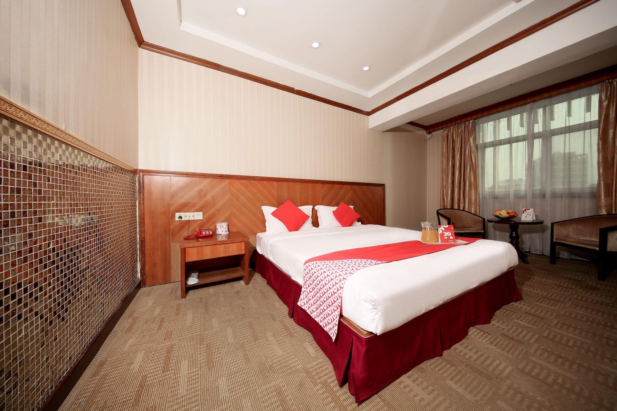 Oyo 8027 Li Hu Business Hotel 5/7