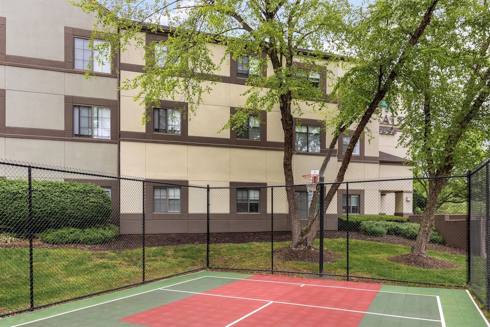 HYATT HOUSE MORRISTOWN 40/77