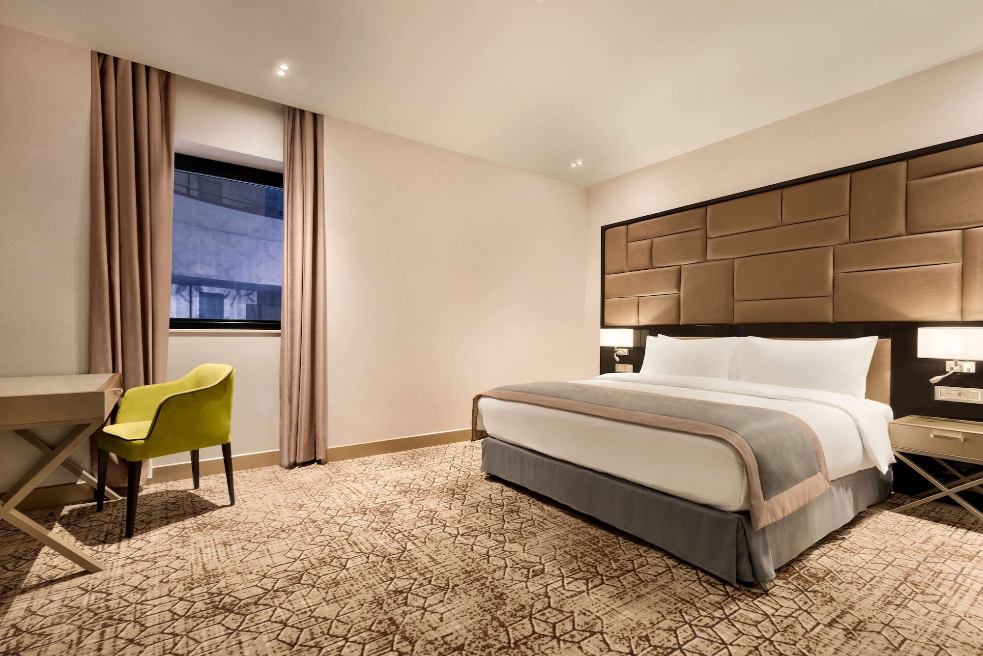ROOM, KING BED, ACCESSIBLE