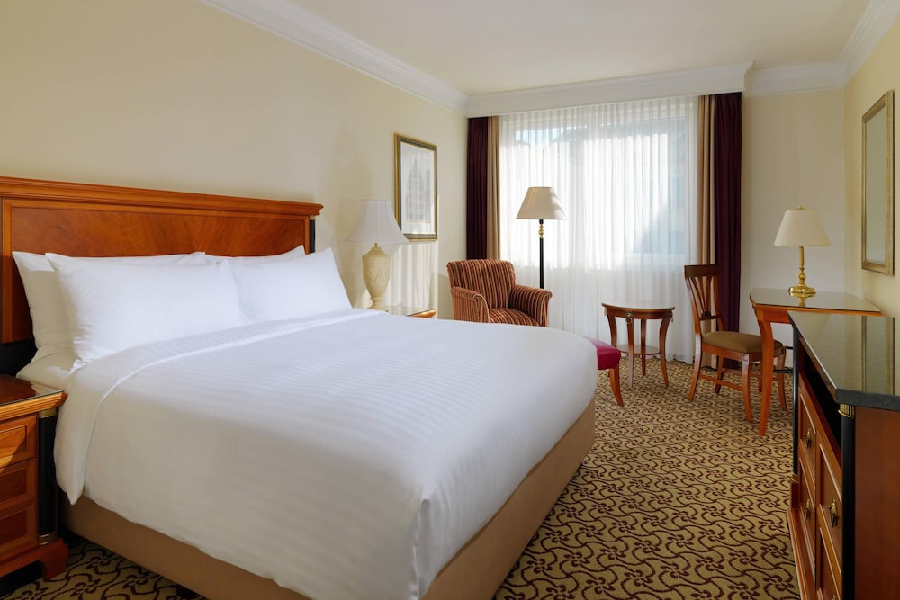 Executive, King Bed