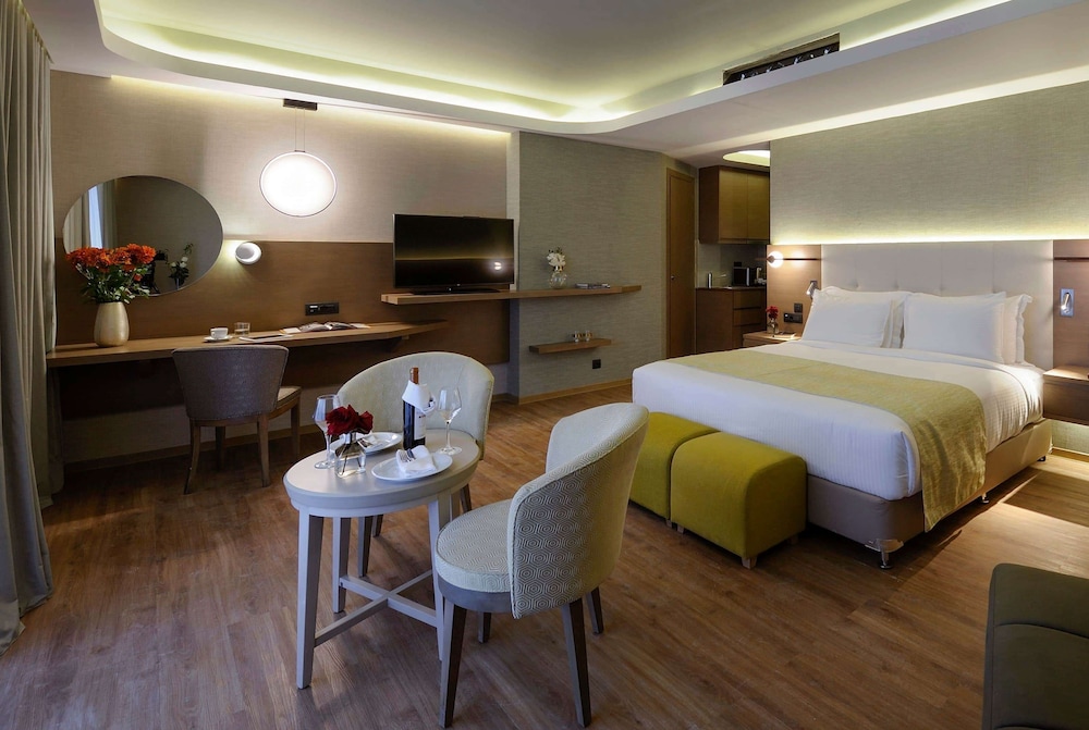 Zeus Essence Wyndham Athens Residence 33/76