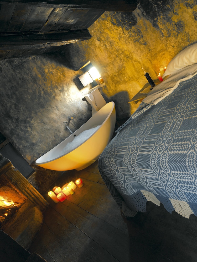 SEXTANTIO ALBERGO DIFFUSO 8/50