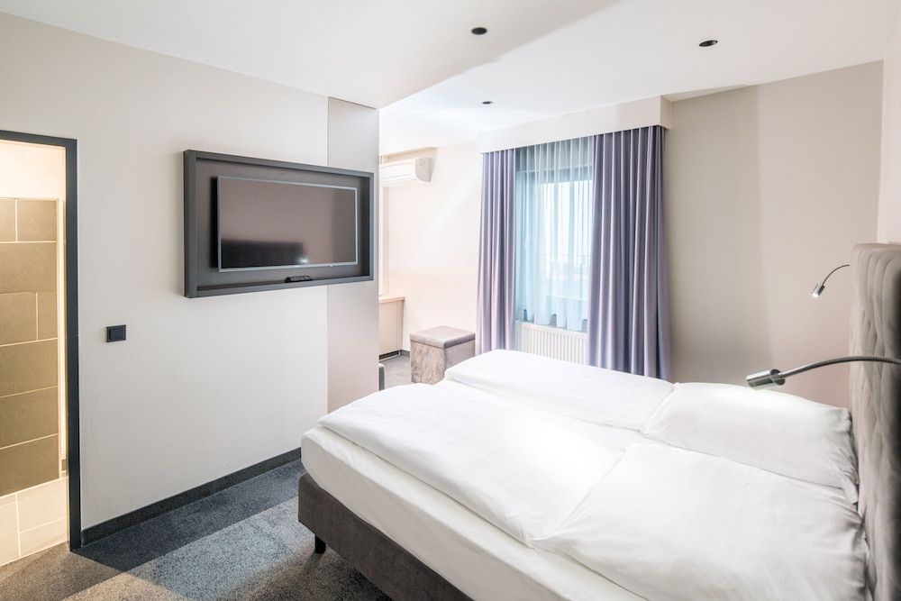 Hotel Cult Frankfurt City 11/55