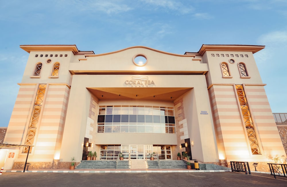 Coral Sea Beach Resort & Aqua Park