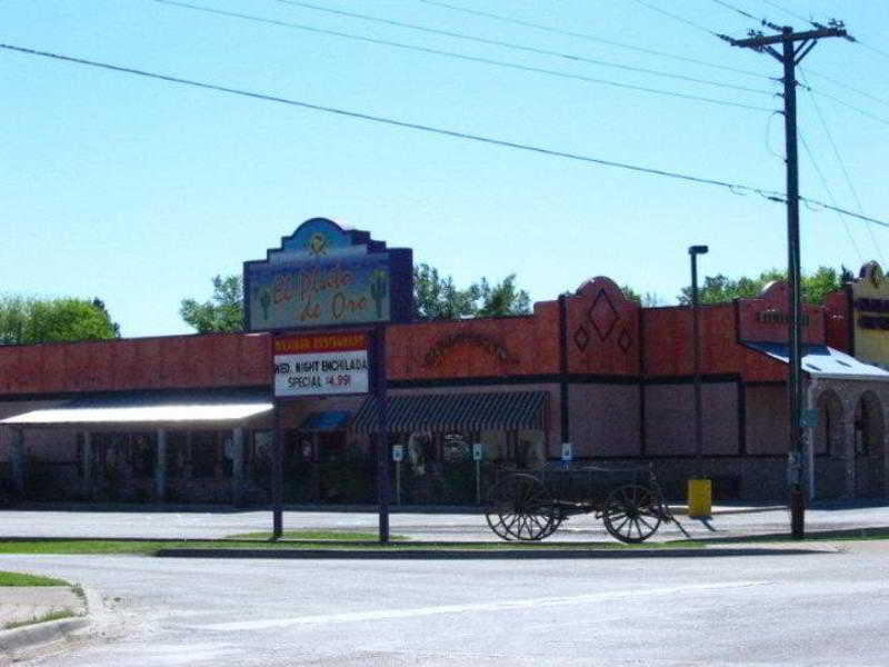 Best Western Gun Barrel City Inn 2/27