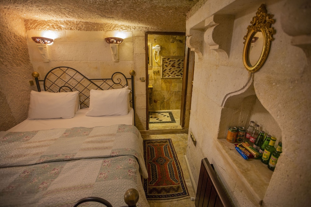 Royal Cave Hotel 4/58
