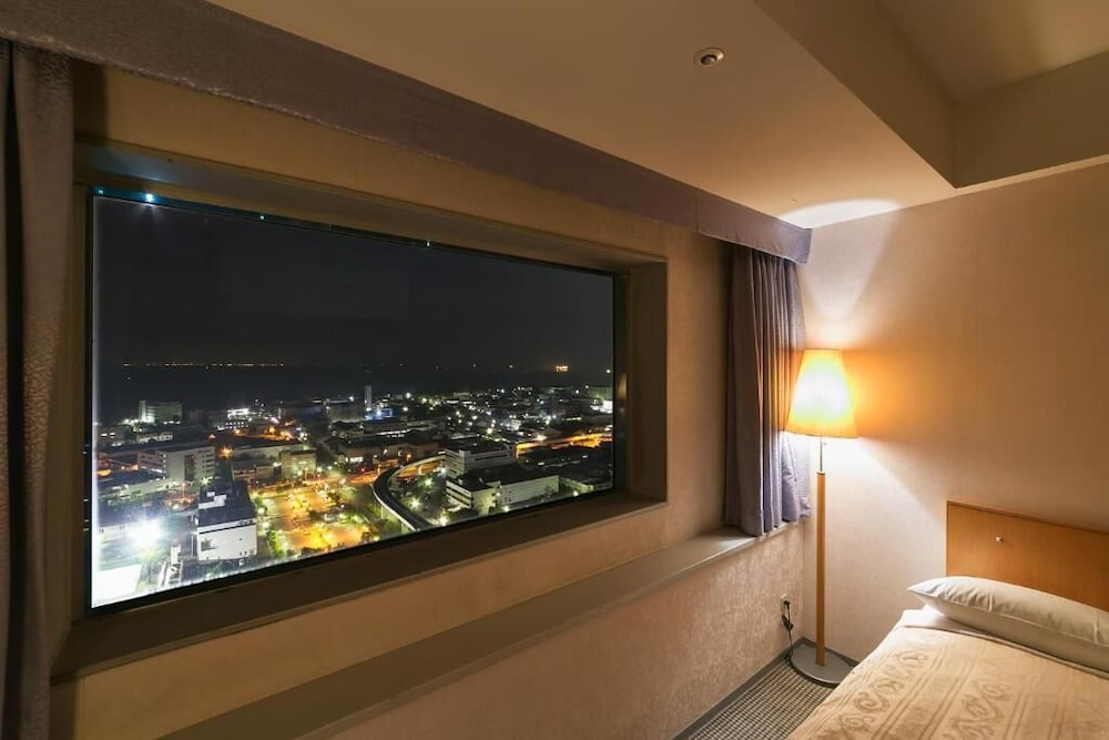 Yokohama Techno Tower Hotel Famiel 56/64