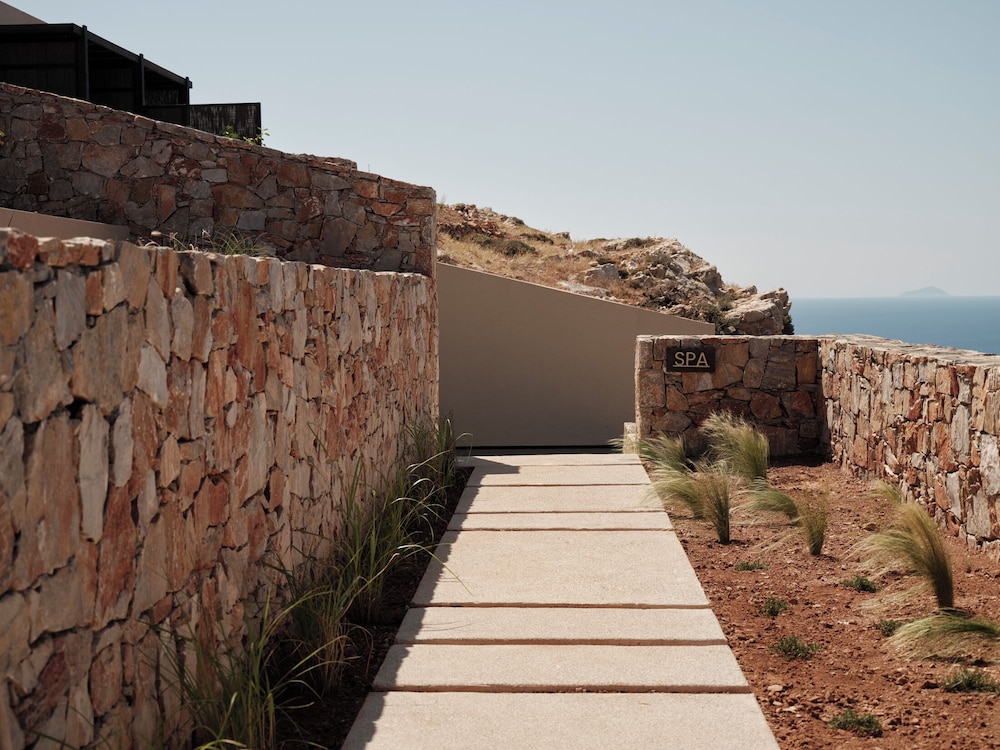 Gundari Folegandros 44/50