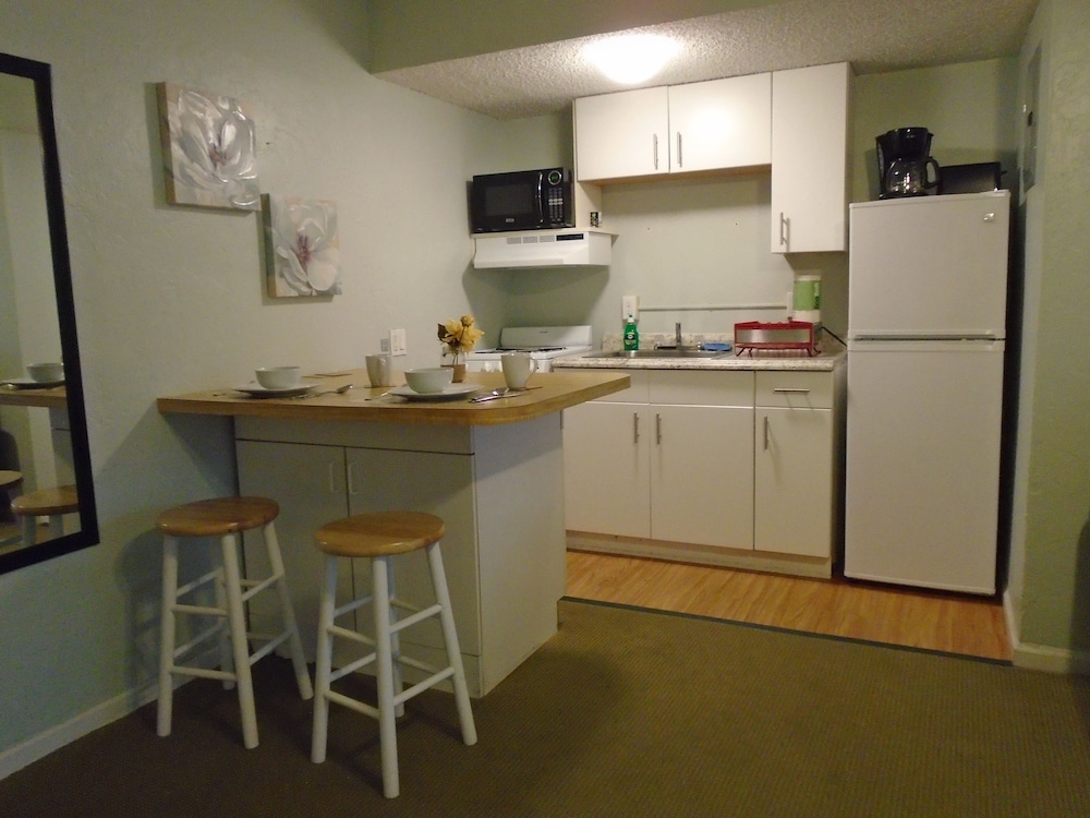 Coral Key Inn 51/71
