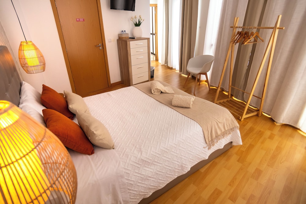 Central Guest House 6/50