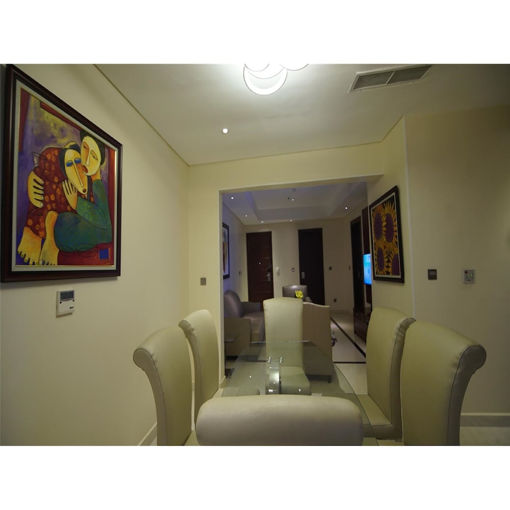 Pearlwort Hotel and Suites 31/45