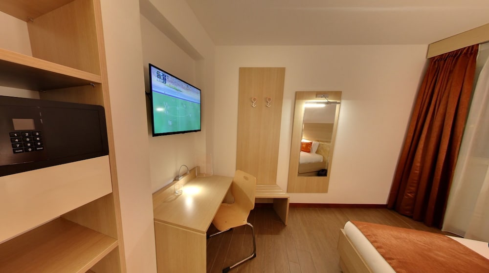 HANI HOTEL 24/37
