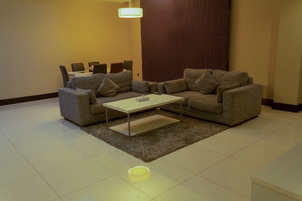 Blaire Executive Suites 36/58