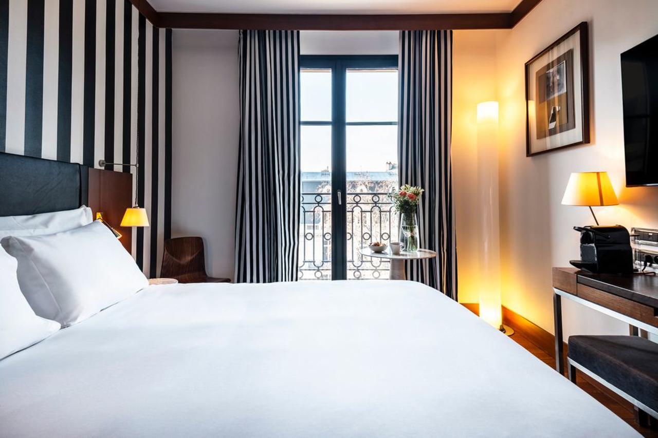 Grand Hotel Champs Elysees 25/61