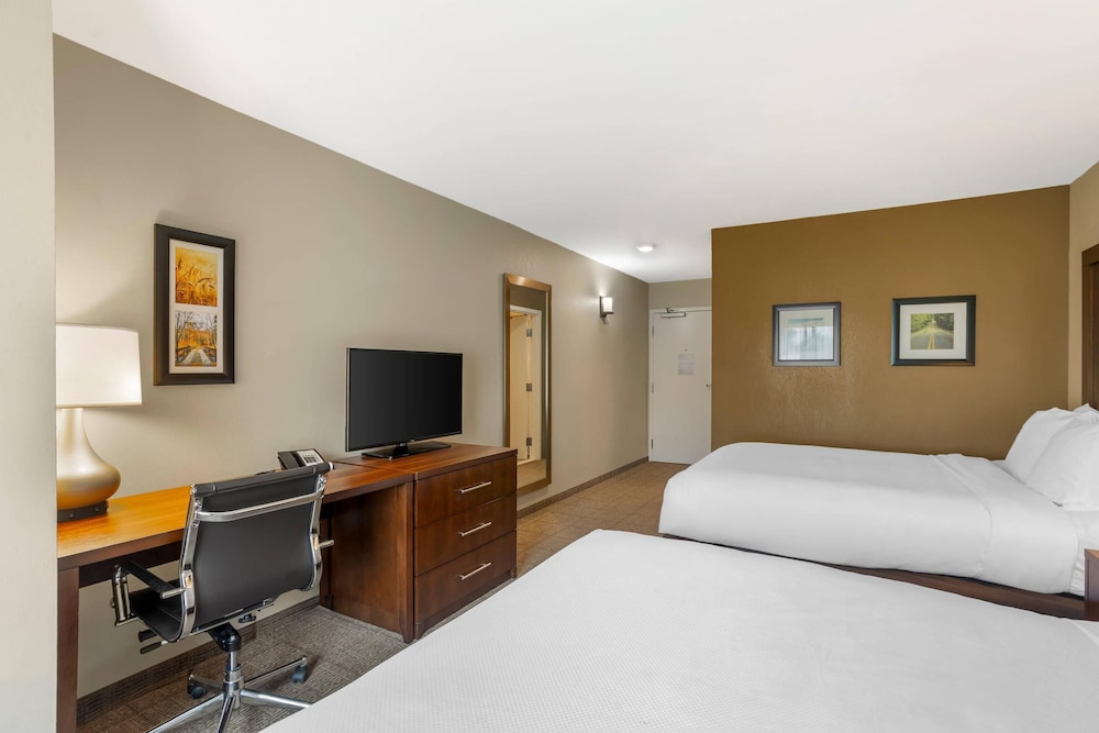 غرفة قياسية بسريرين كوين، Comfort Inn & Suites Gap Amish Country 7/10