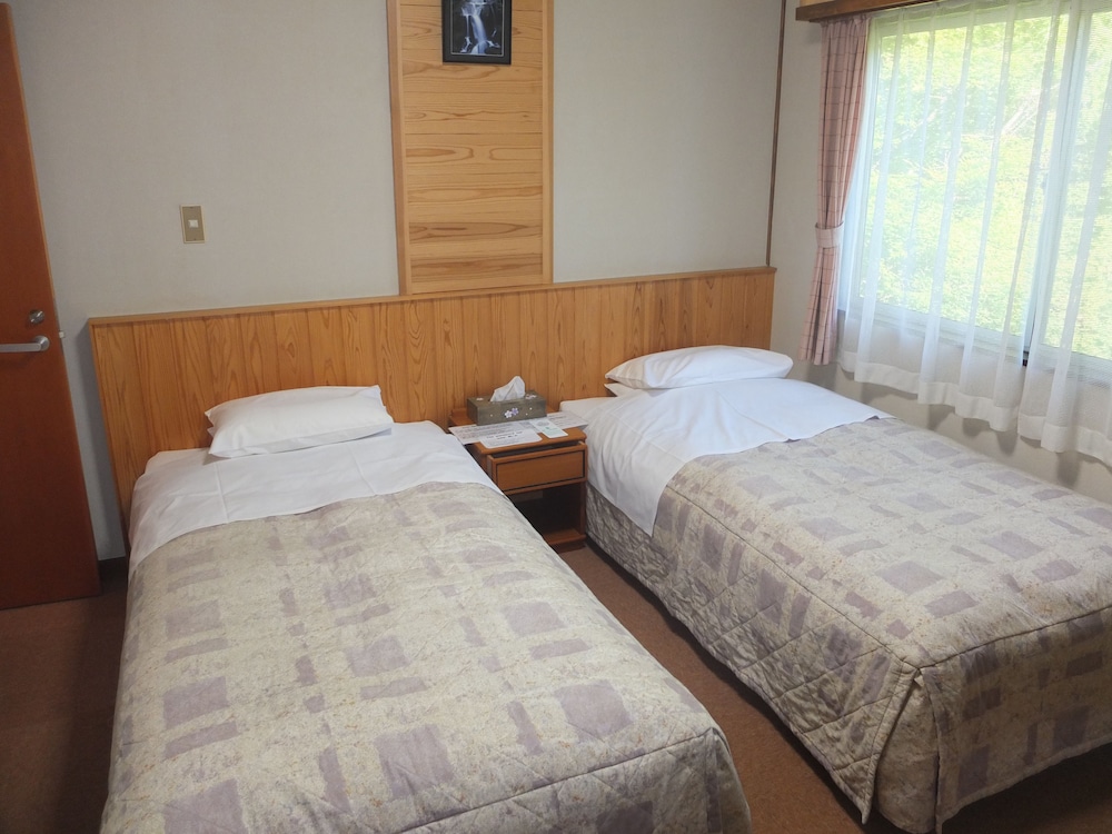 Turtle Inn Nikko 11/63