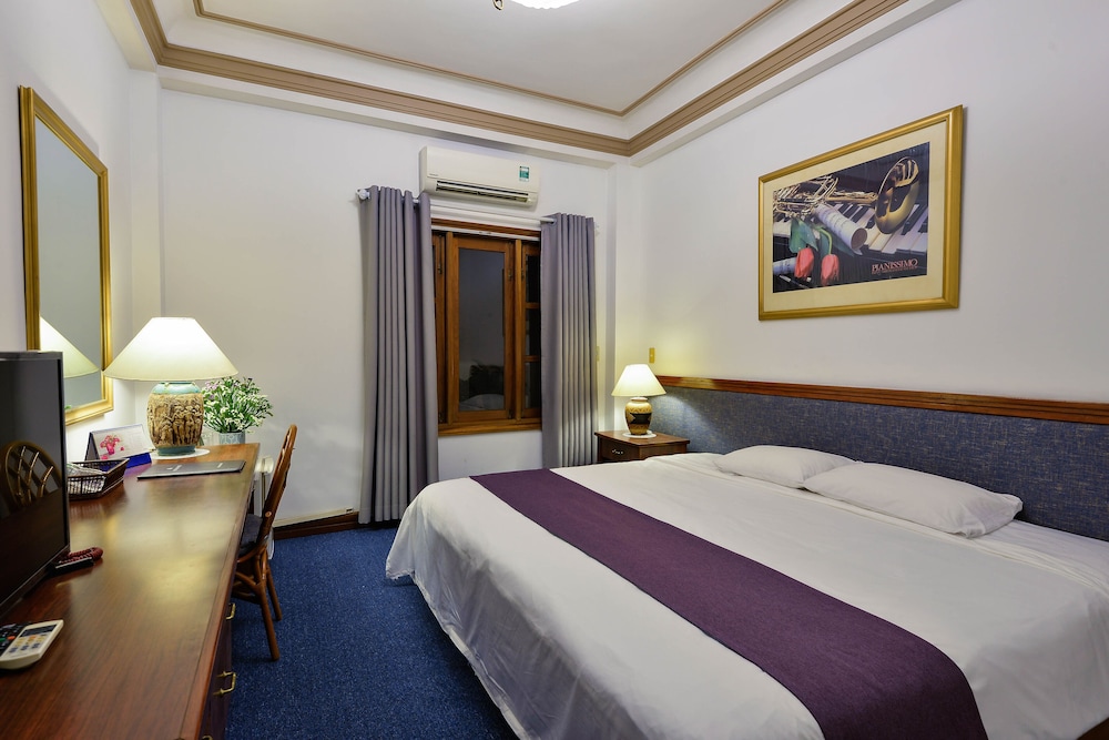 The Spring Hotel 19/56