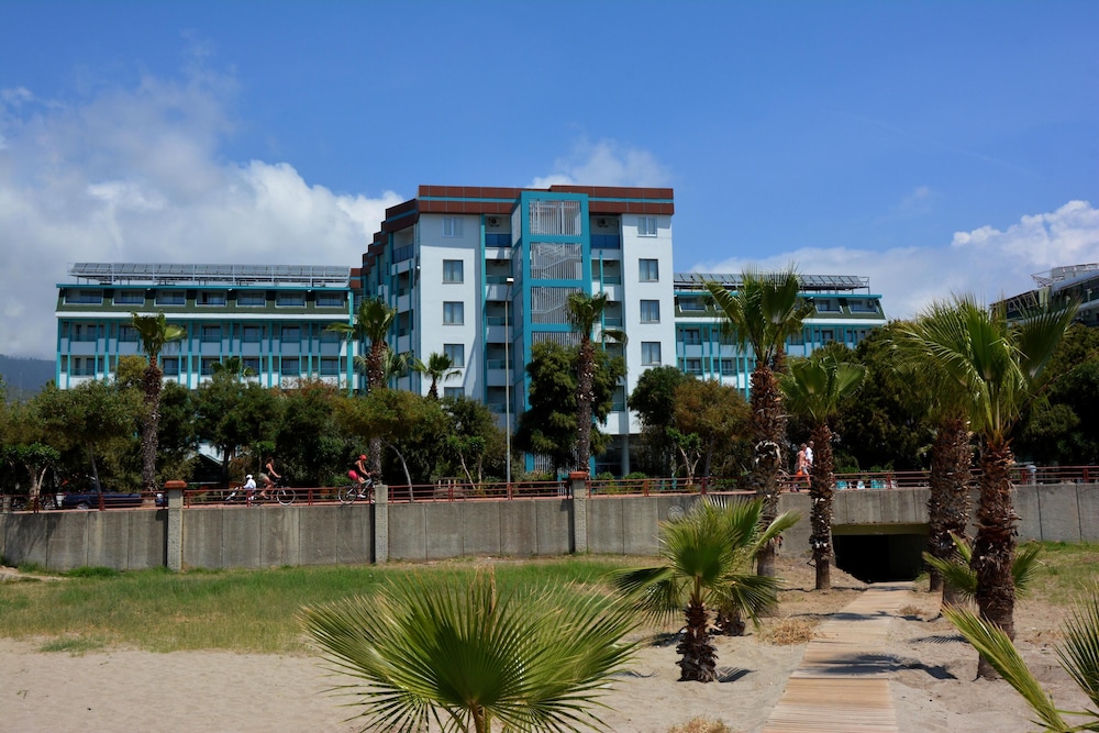 Ananas Hotel 4/33