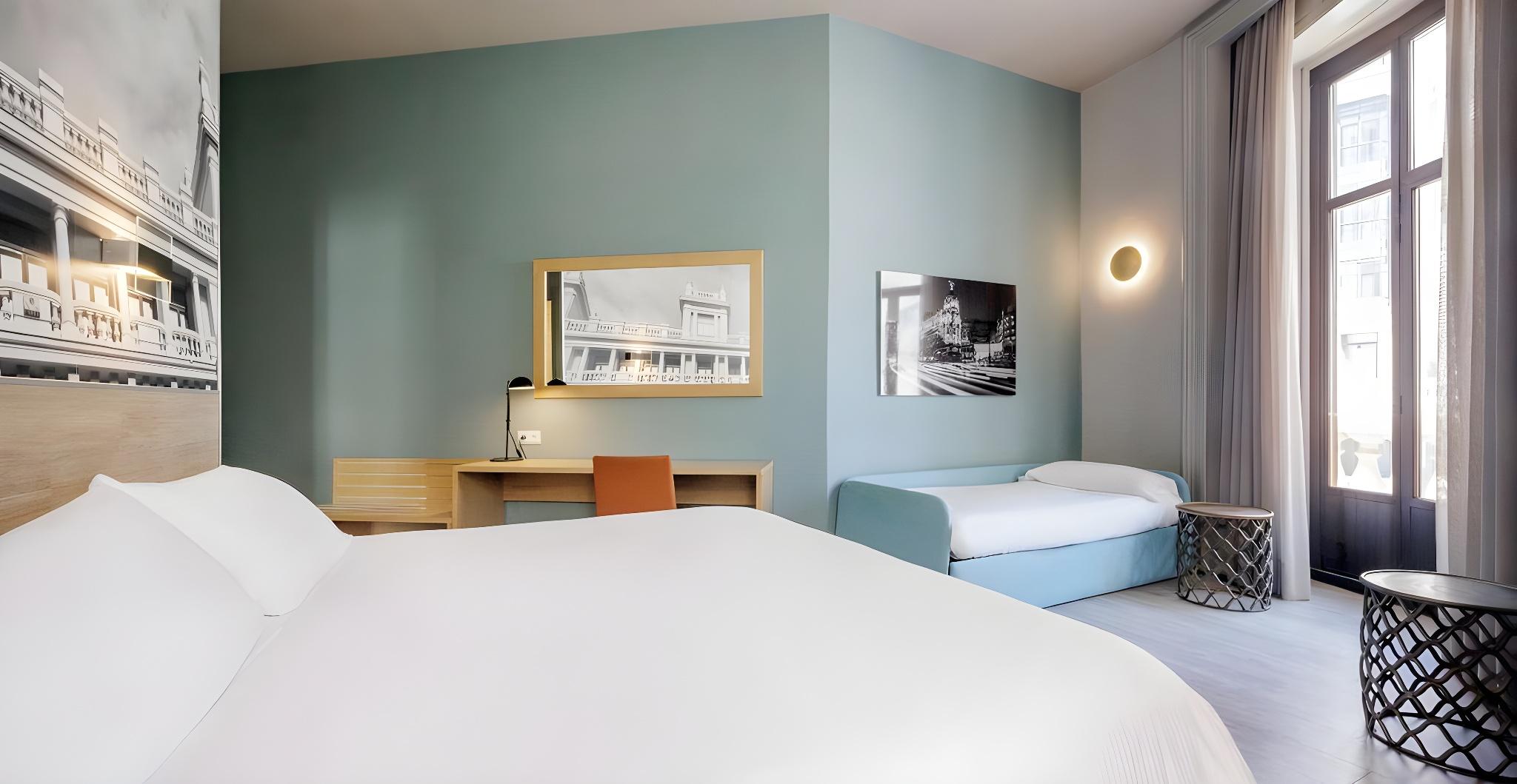 Room, Triple, Gran Via View