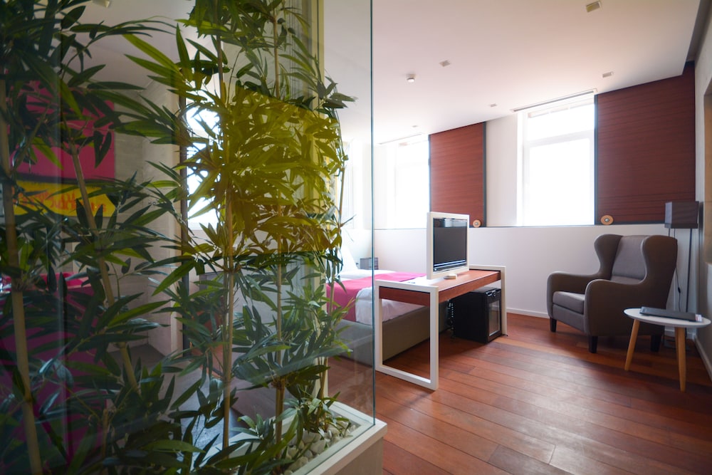 Boutique Rooms 31/50