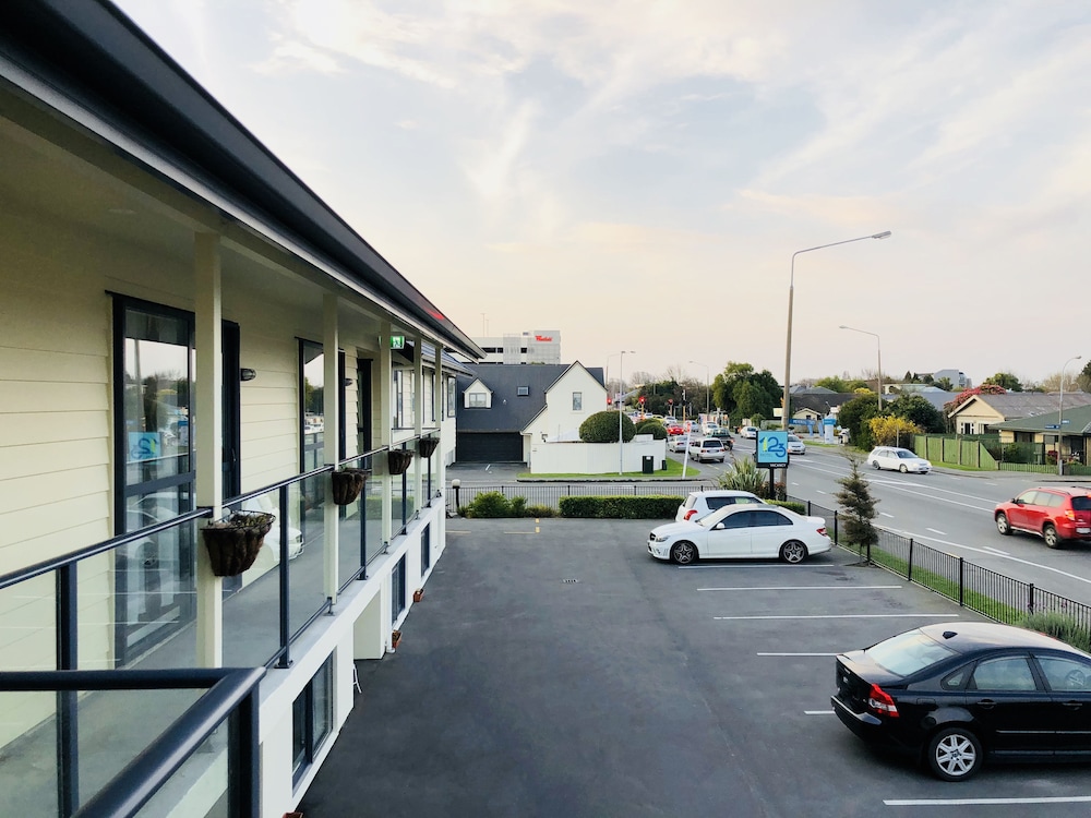 123 Motel 35/39