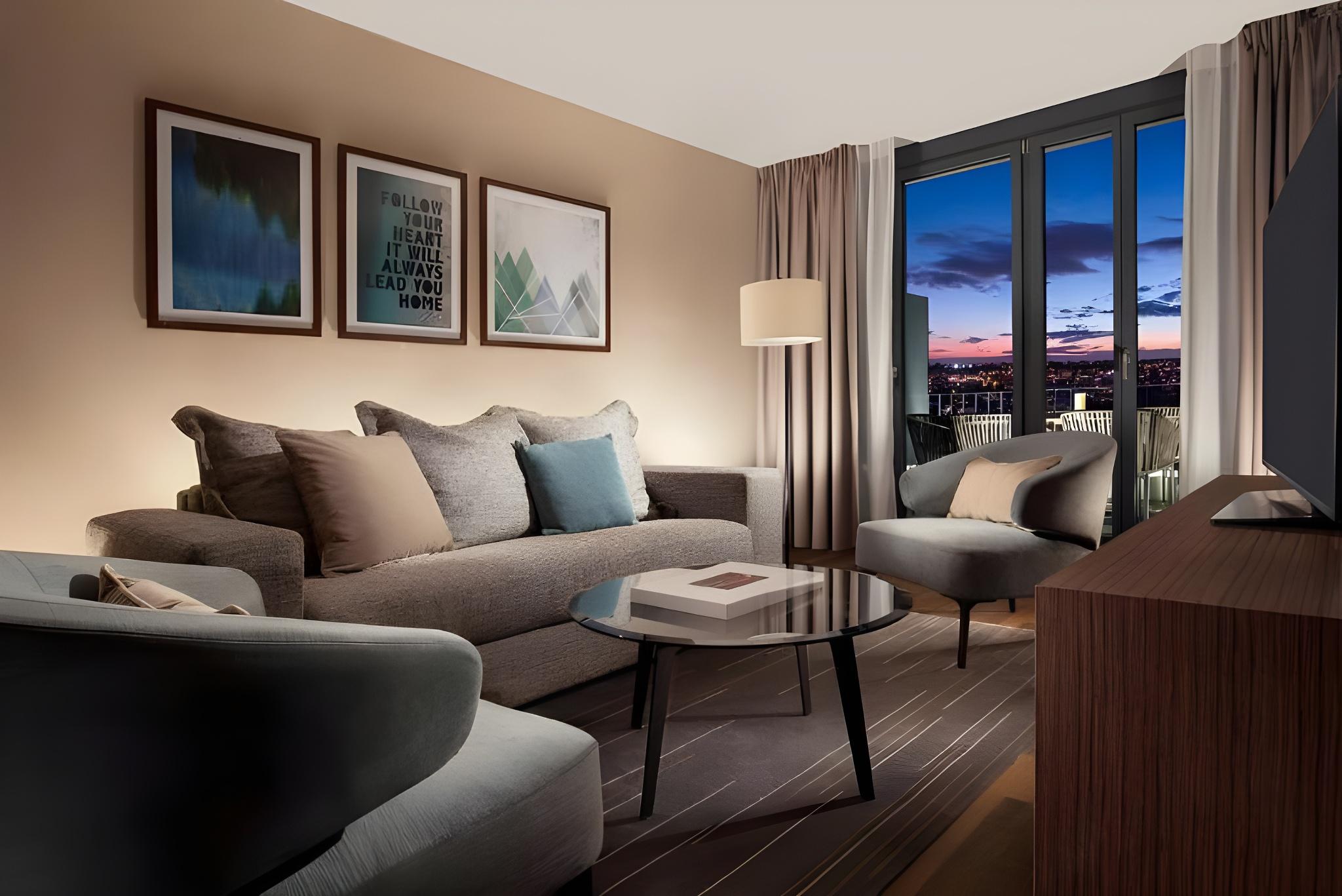 2 Bedrooms, Roof Top, Family, Suite, Kitchen