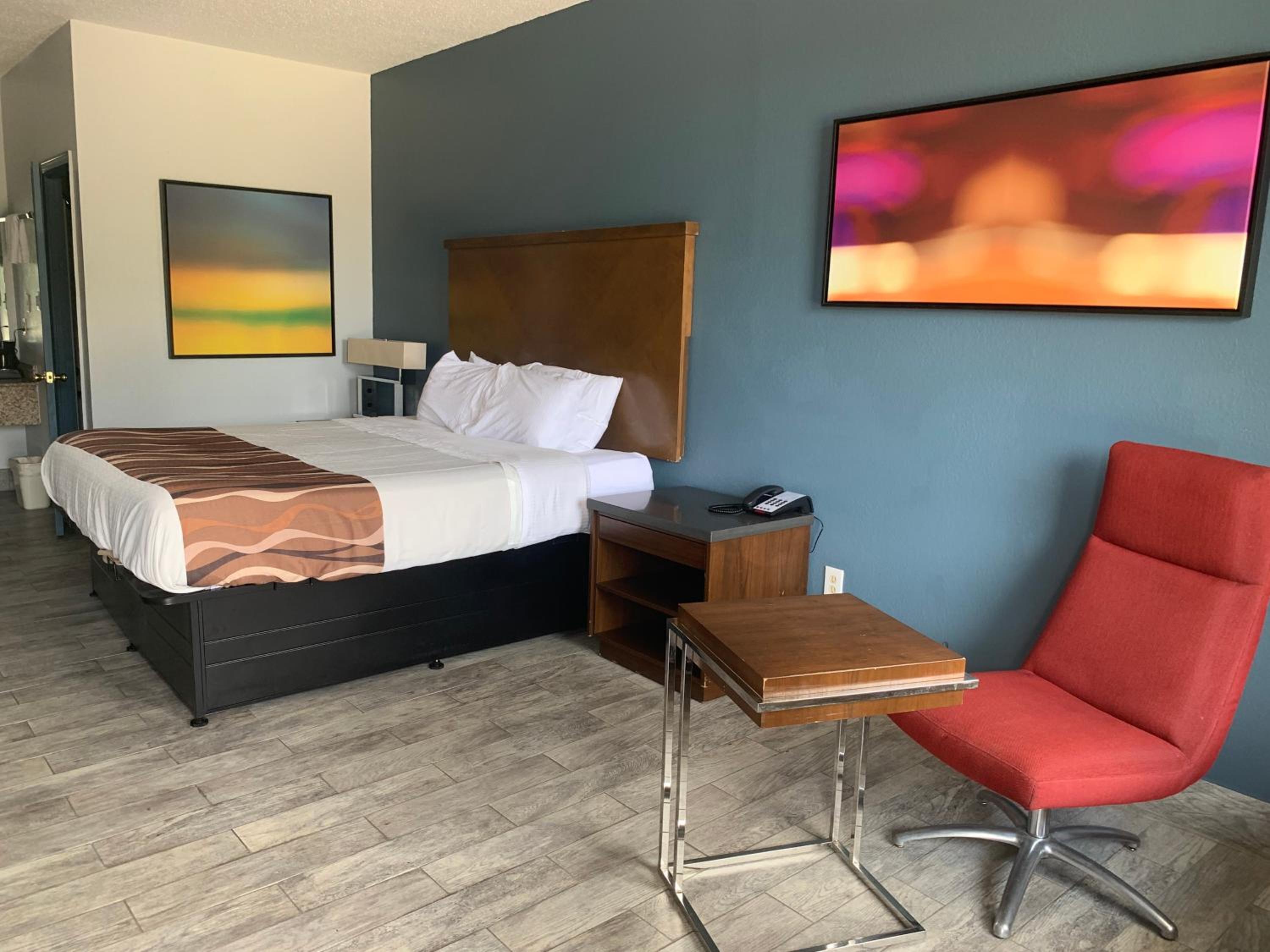 غرفة بسرير كينج بجاكوزي، Best Western Magnolia 3/10