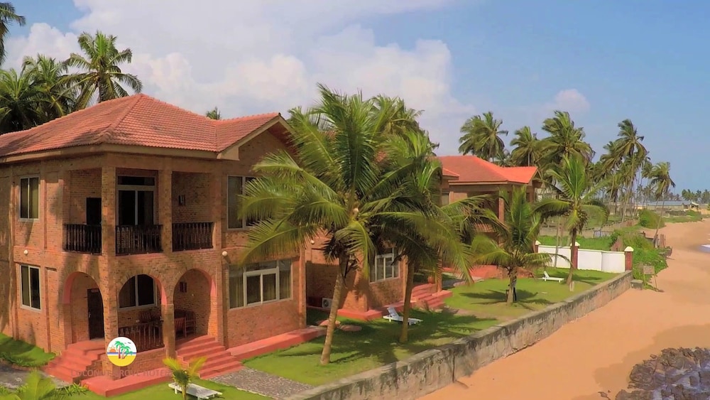 COCONUT GROVE BEACH RESORT in ELMINA