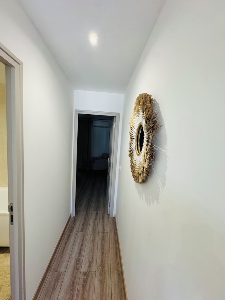 Aiglon Bylitis Hotel 33/66