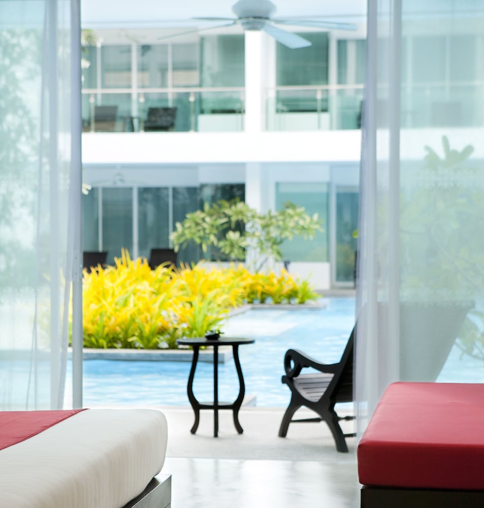 The Old Phuket Karon Beach Resort 54/85