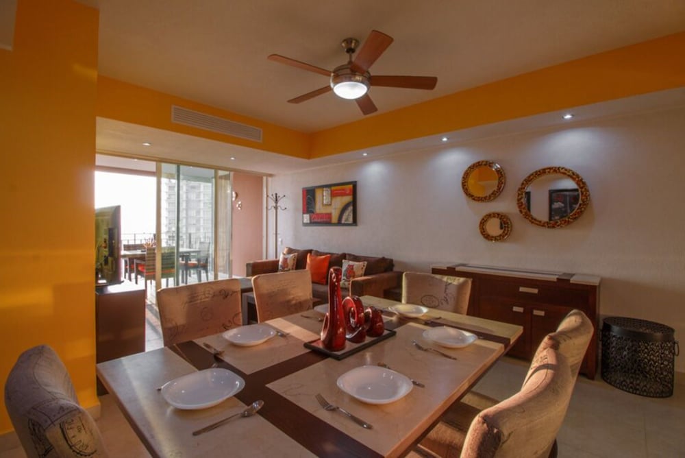 Grand Venetian Condominium 37/50