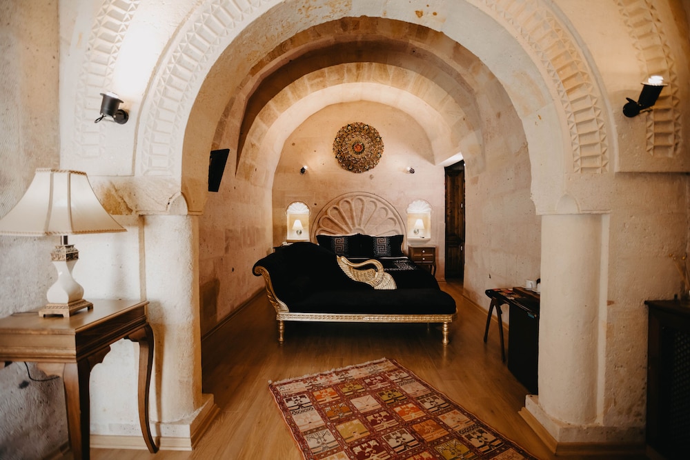 Artium Cave Hotel 3/50