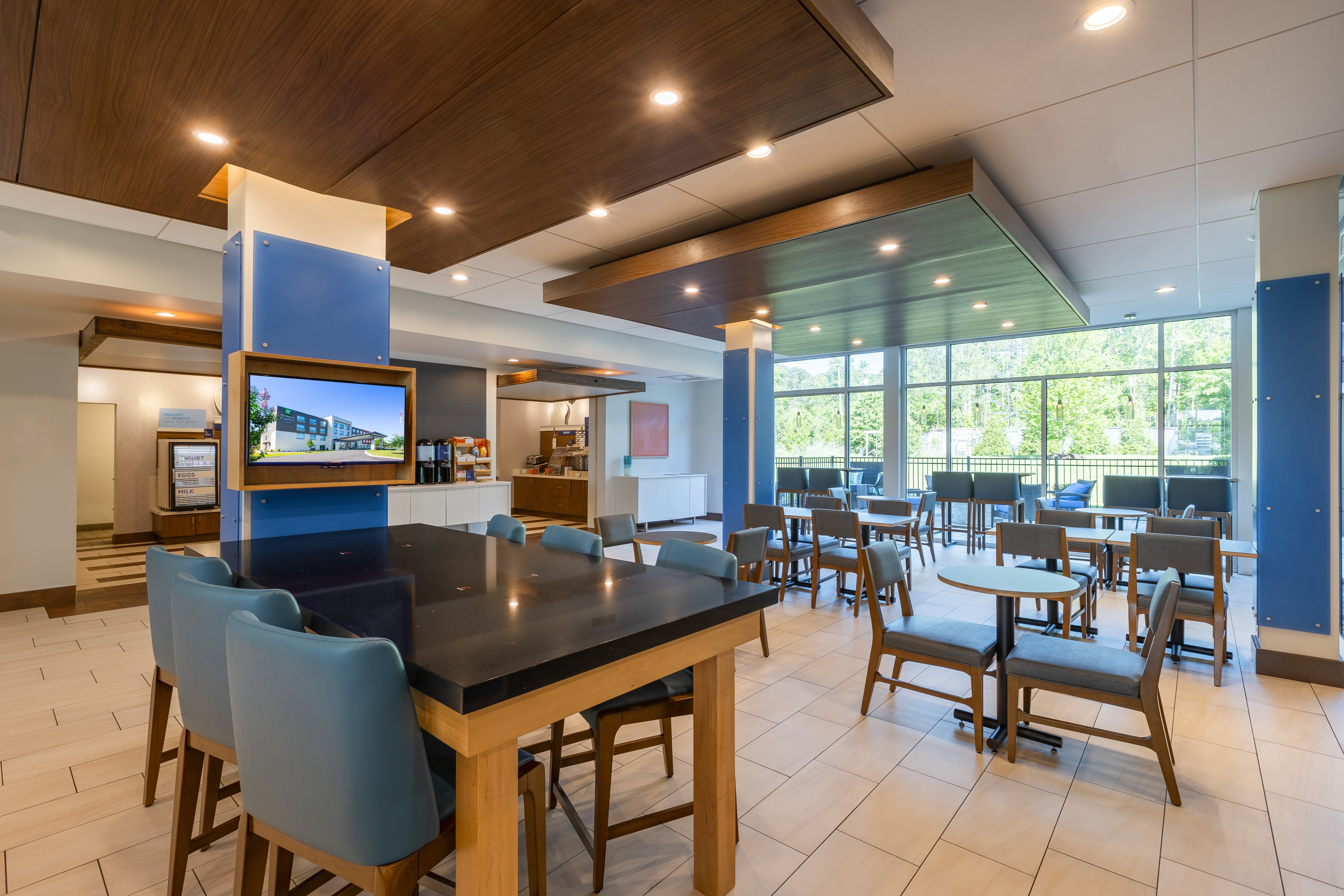Holiday Inn Express Suites Greenwood Mall 54/67